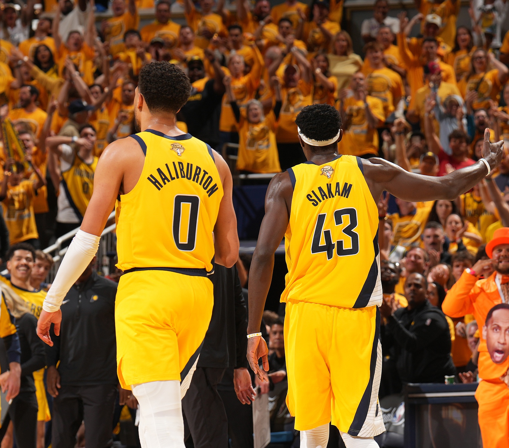 开云体育app下载-东部最新实力梯队:骑士尼克斯目标总决 魔术老鹰补强后蓄势待发