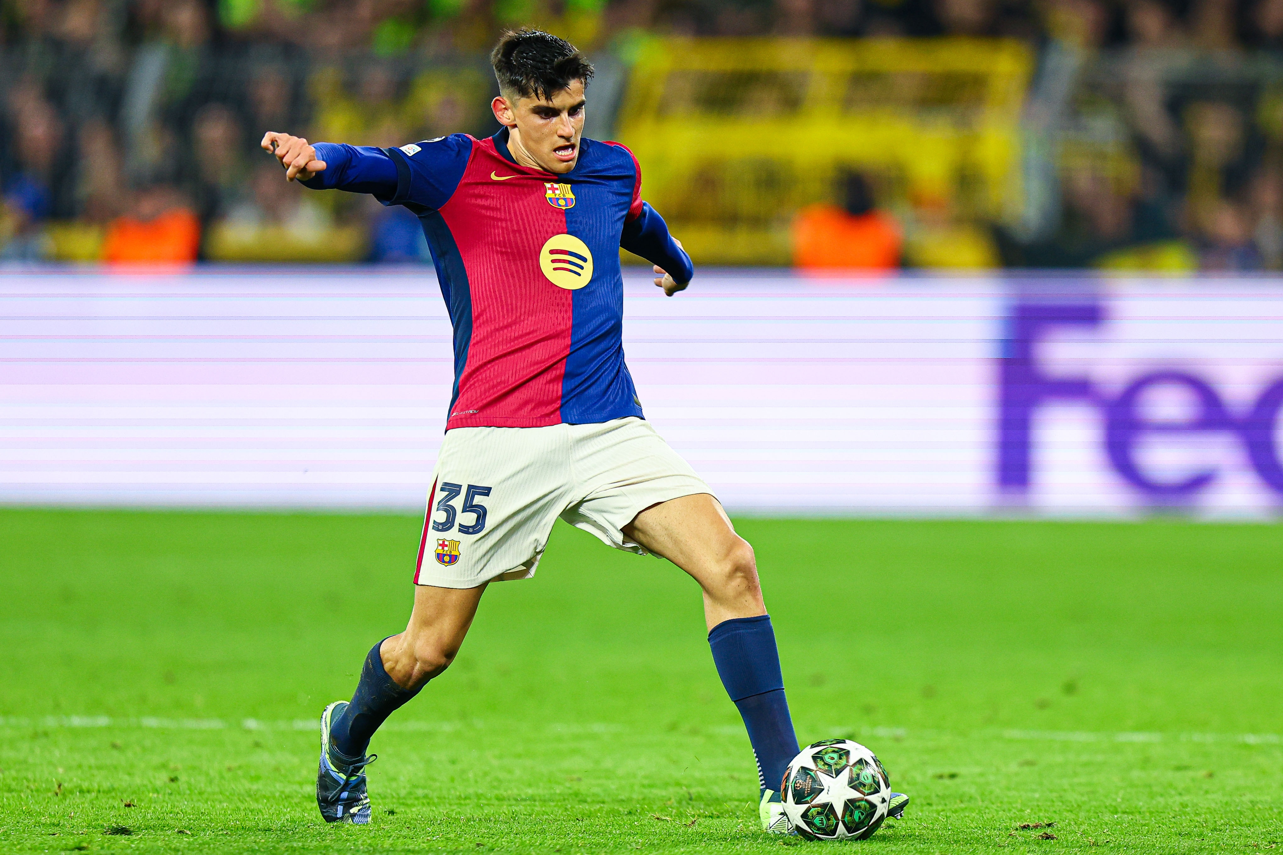 开云官方网-马卡:巴萨优先考虑注册什琴斯尼与杰拉德-马丁