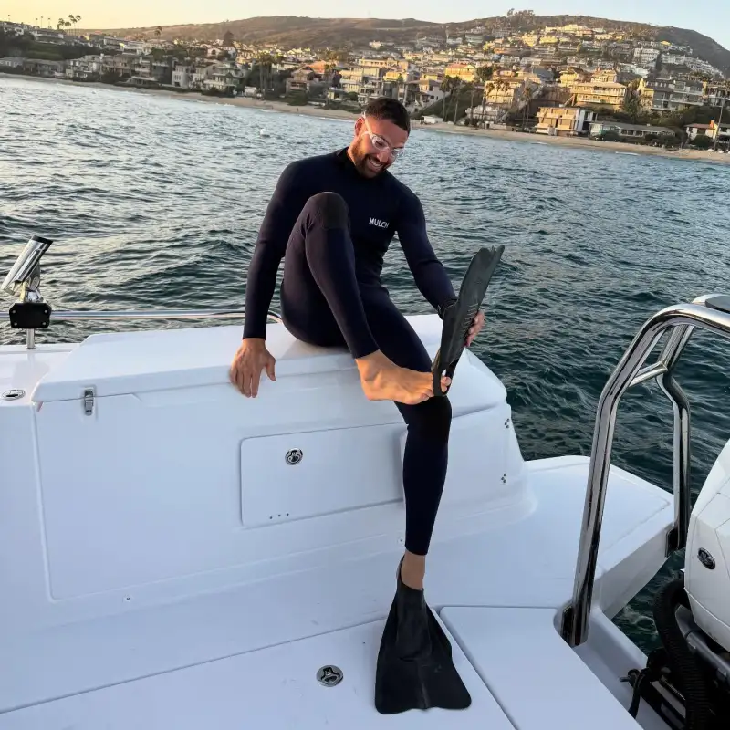 开云体育网页版登录入口-享受假期!克莱-汤普森社媒晒出自己与女友潜水度假照片