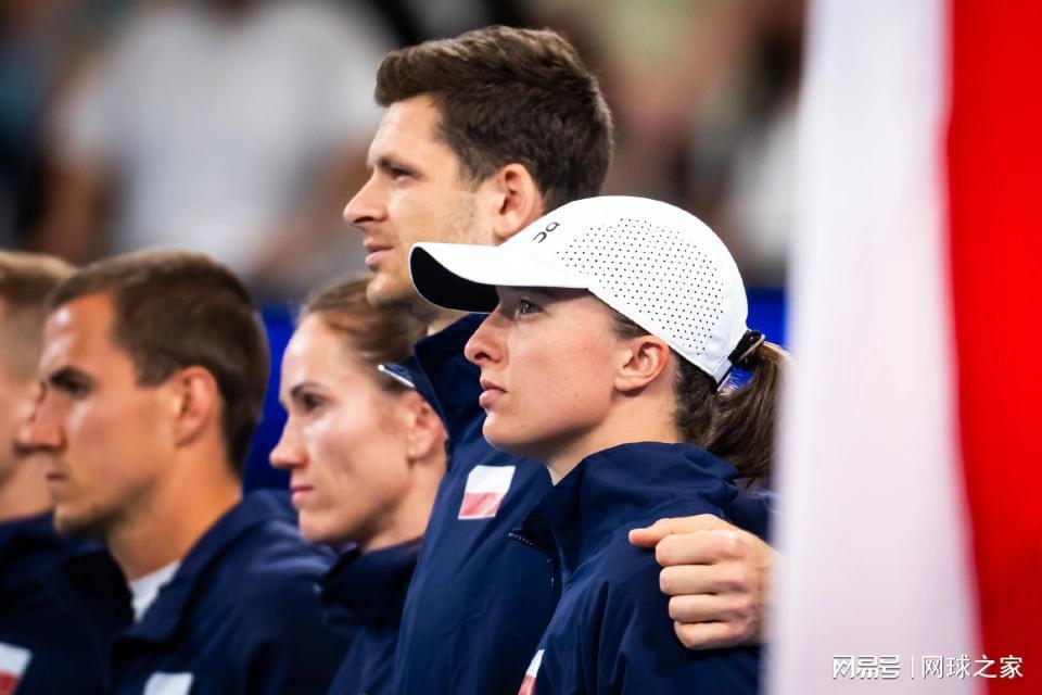 开云体育app下载-斯瓦泰克遭高芙横扫无碍冲冠,网友:芙妹应该给美男一人一个巴掌