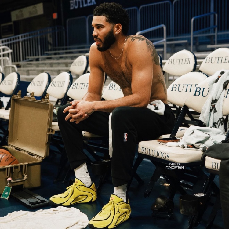 就怕兄弟太努力！塔图姆晒训练照 哈利评论：哥们你歇会吧