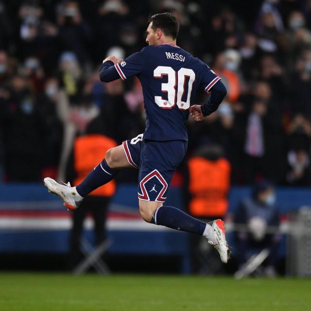 开云体育官网-【早报】进球超贝利+莱万澄清发言！梅西获得呼吸权！