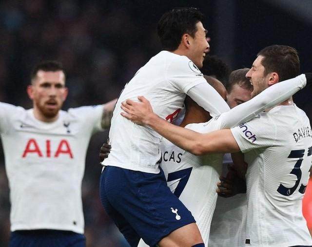 开云体育官网-【早报】进球超贝利+莱万澄清发言！梅西获得呼吸权！