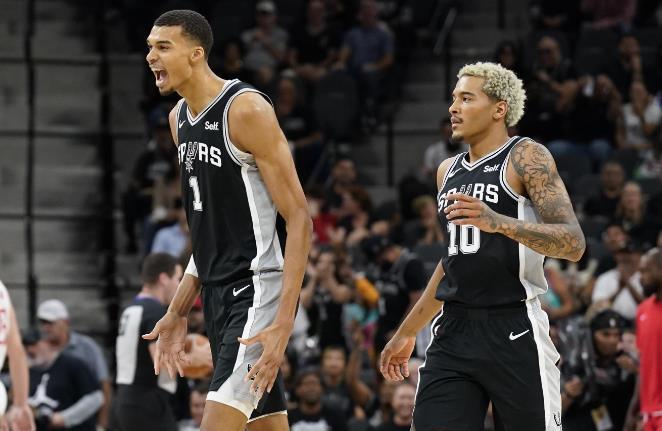 火箭三喜临门!乌度卡+双前锋获最佳提名,申京无缘,马刺大赢家